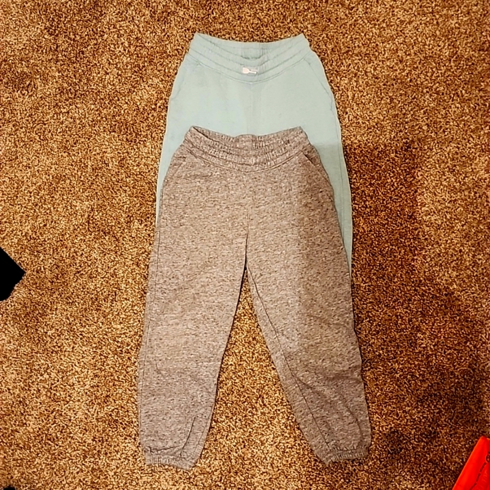 Boys old navy sweatpants/joggers small (6-7)